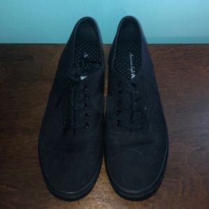 Black American Eagle Shoes ( Like Vans)